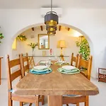 Alicia - Plusholidays * Calpe
