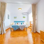 Alicia - Plusholidays Villa