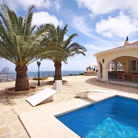Alicia - Plusholidays Calpe