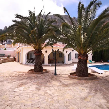 Alicia - Plusholidays * Calpe