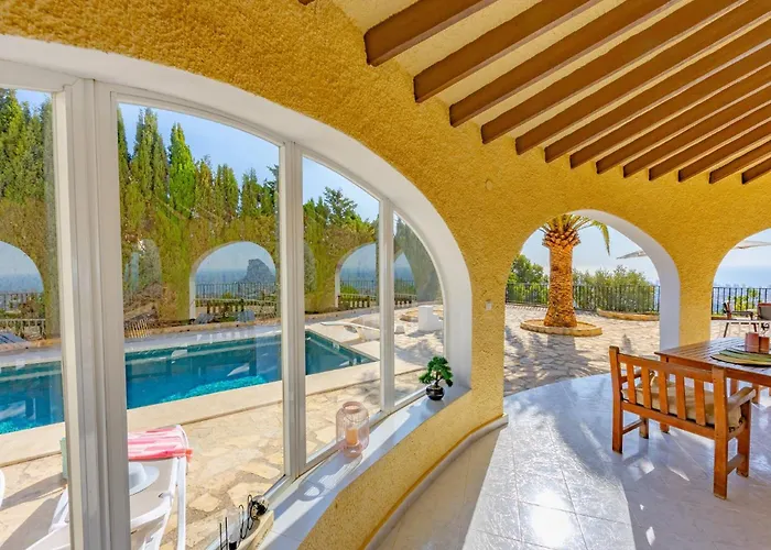 Alicia - Plusholidays Calp