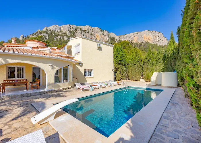 Alicia - Plusholidays * Calp