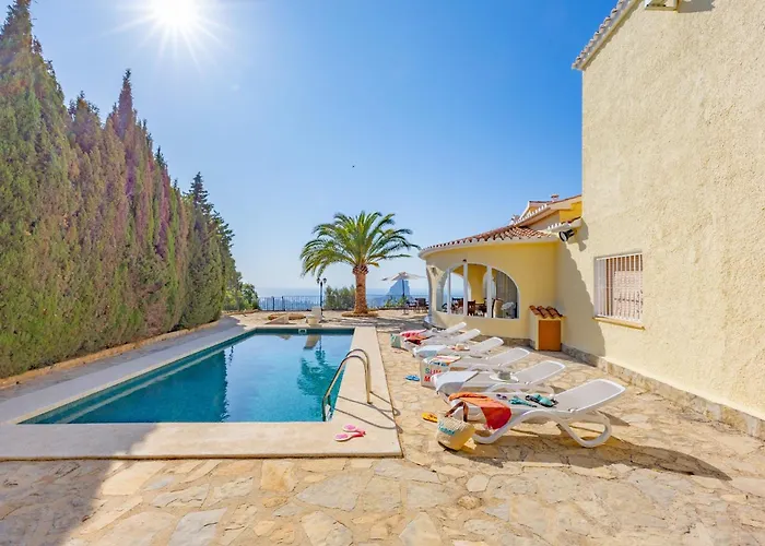 Alicia - Plusholidays Villa *