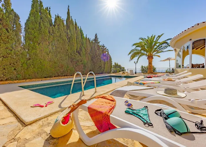 Villa Alicia - Plusholidays *