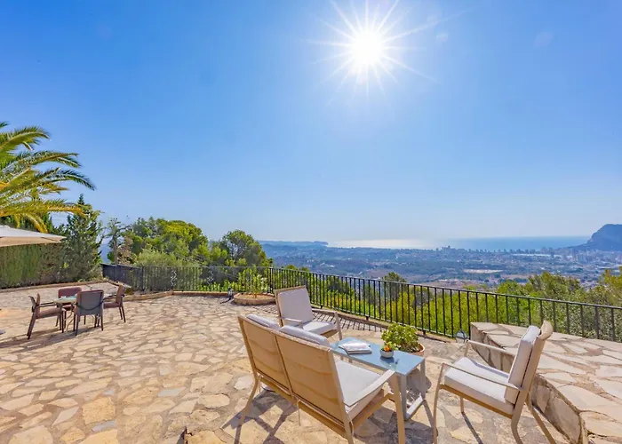 Alicia - Plusholidays Villa