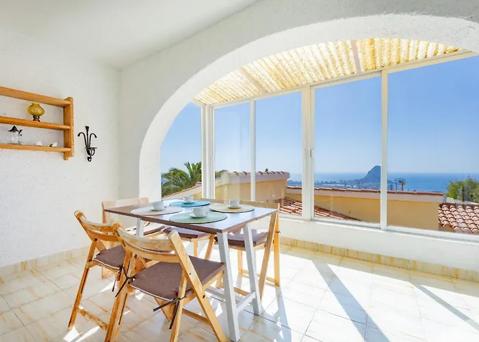 Alicia - Plusholidays * Calp