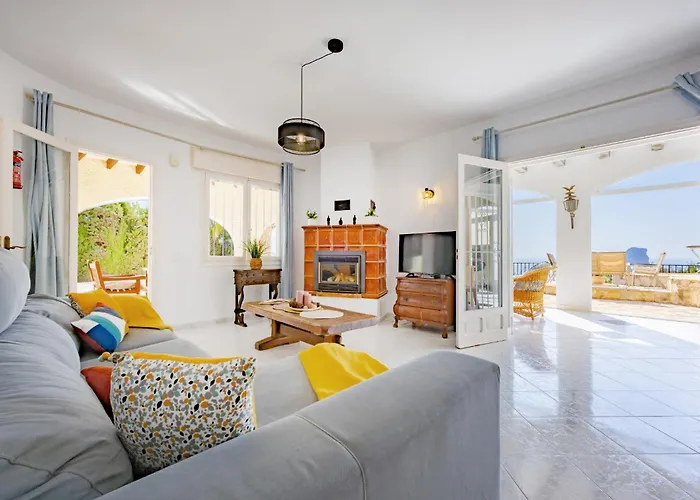 Alicia - Plusholidays