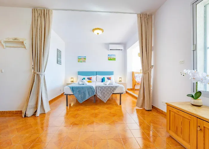 Alicia - Plusholidays Villa