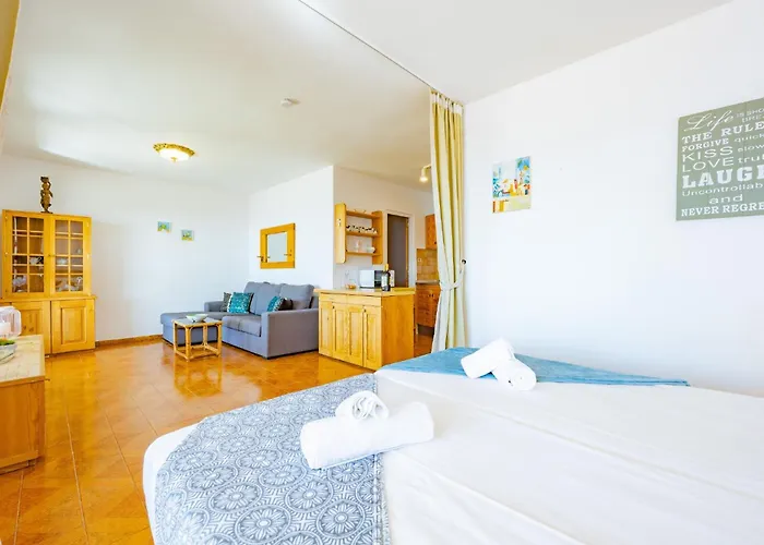 Alicia - Plusholidays *