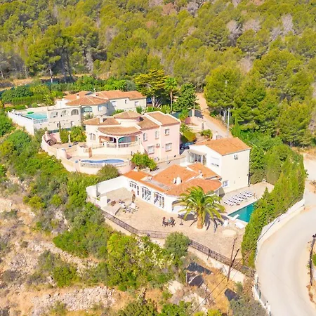 Villa Alicia - Plusholidays *