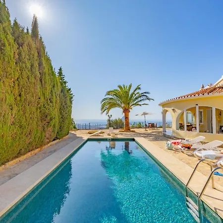 Alicia - Plusholidays * Calpe