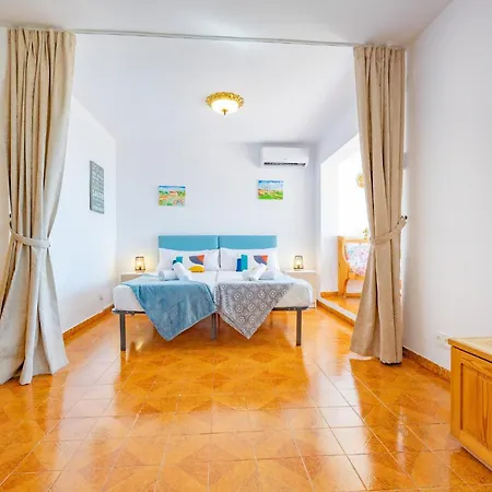 Alicia - Plusholidays Villa